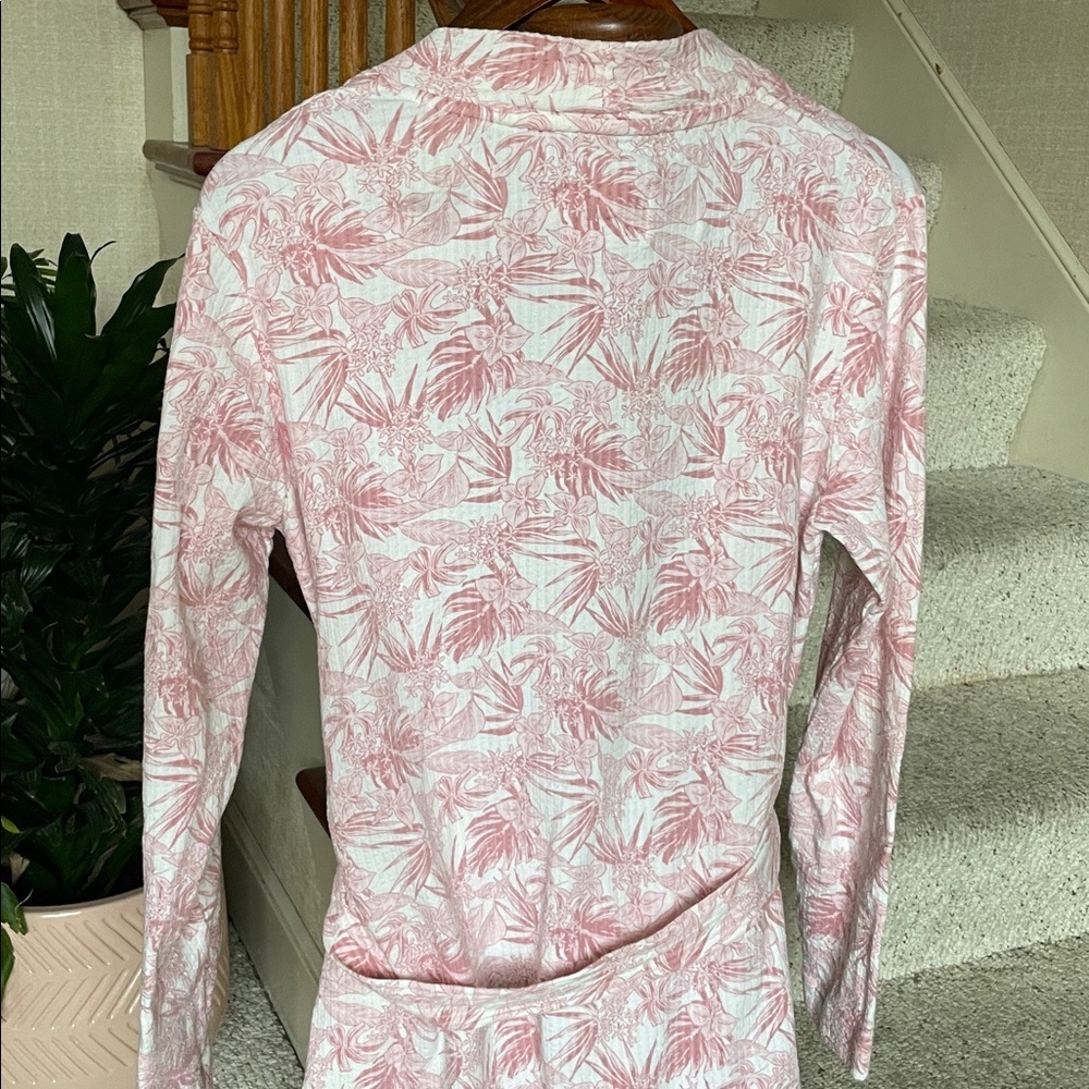 UGG Australia REAL UGG Light Pink Tropical Leaf Pattern Robe - Picture 5 of 16